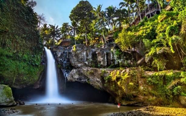Best-Countries-for-Waterfalls-Volcanoes-and-Wild-Landscapes
