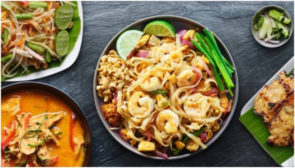 Bangkok, Thailand: Street Food With Royal Landmarks